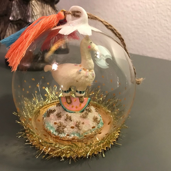 *LAST ONE* Anthropologie Snowglobe Llama Ornament - Picture 3 of 8
